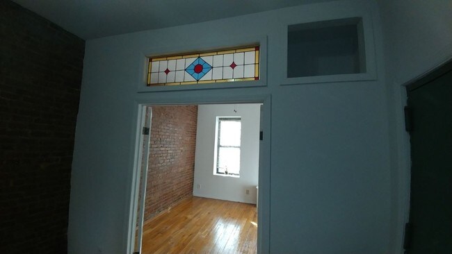 Foto del edificio - 493 Park Pl