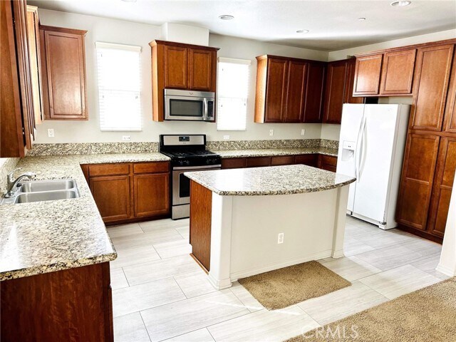 Foto del edificio - 9363 Klusman Ave