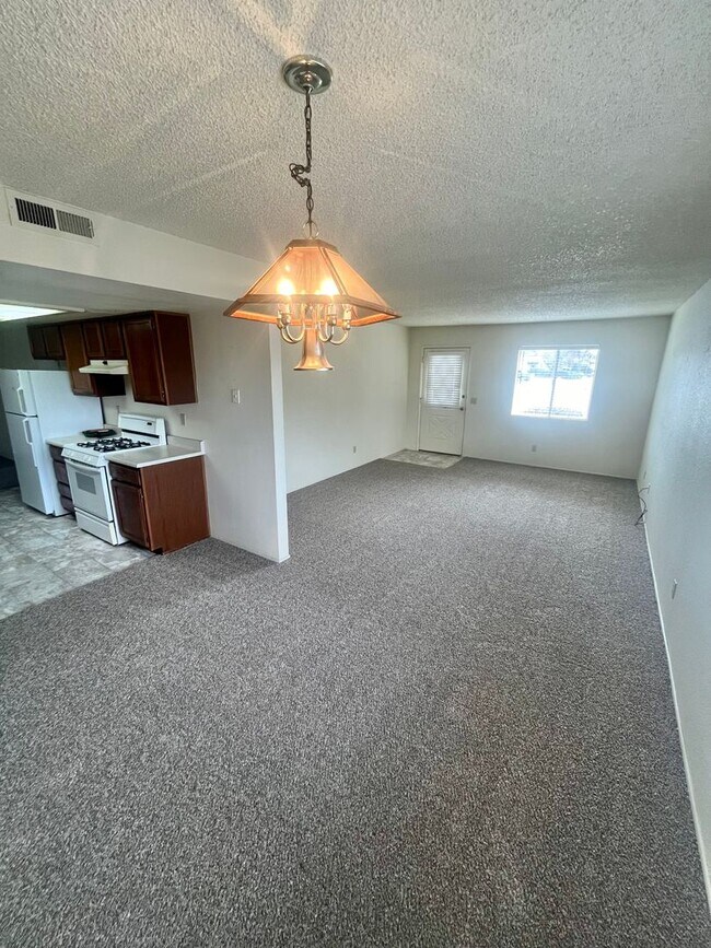 Building Photo - 55+ Senior Living in Beautiful Sierra Boni...