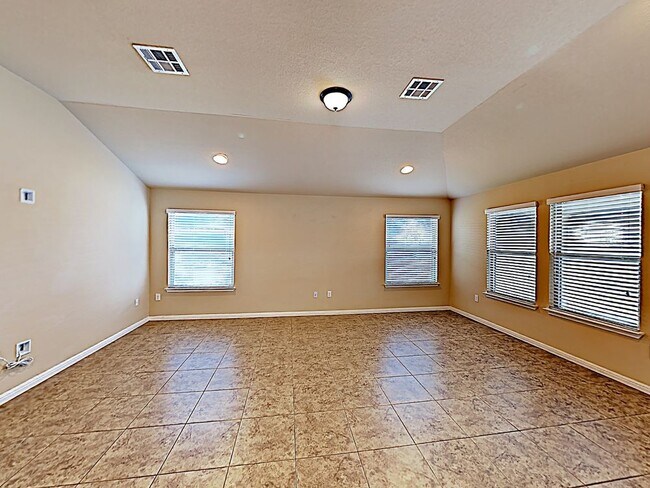 Building Photo - 808 Sleeping Bear Dunes Dr