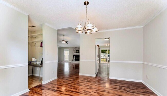 Foto del edificio - 4306 Wynborough Ln