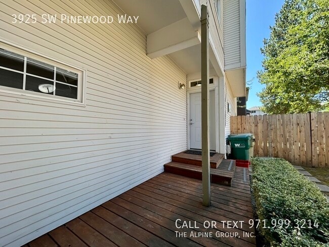 Building Photo - 3925 SW Pinewood Way