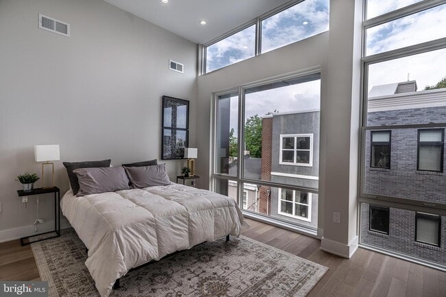 Photo - 1227 N Leithgow St Townhome