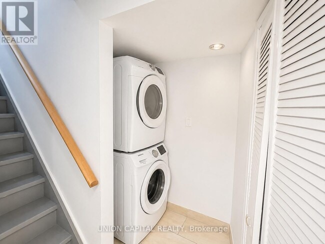 Building Photo - 9 Sunbird Crescent