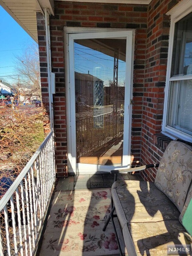 439 Summit Ave, Carlstadt, NJ 07072 Townhome Rentals in Carlstadt NJ