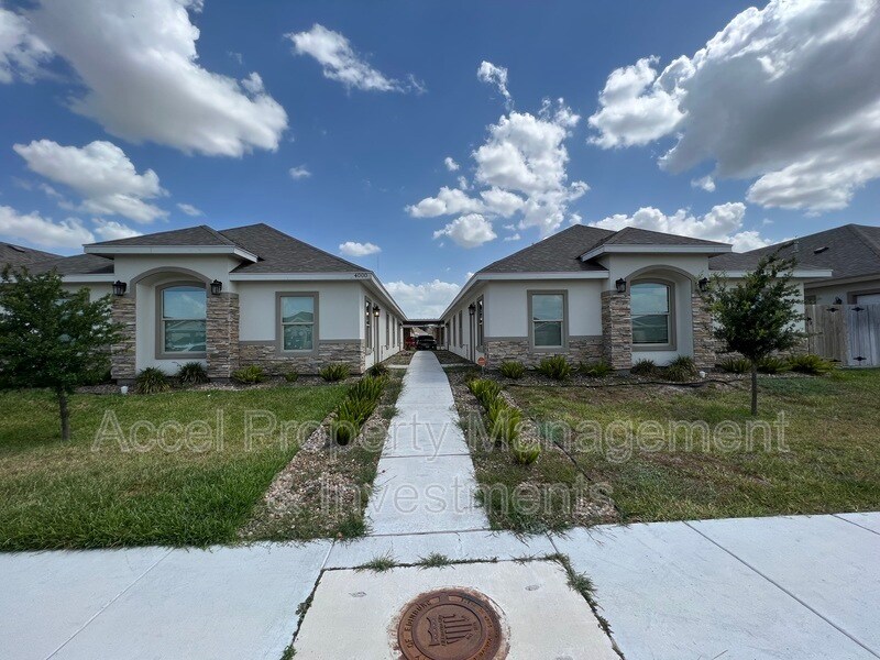 4000 Whitewing Ave Unit 2, Edinburg, TX 78539 Condo for Rent in