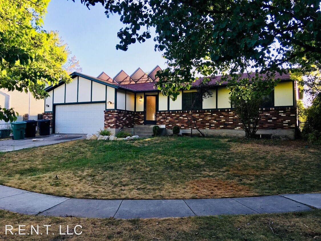 5 br, 2 bath House 5966 S. Blue Stone Ci... House Rental in Salt