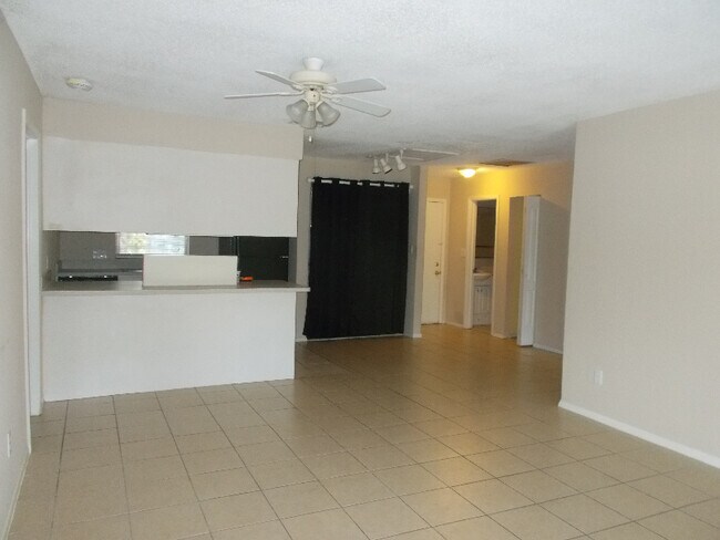 Foto del edificio - 4261 Island Cir