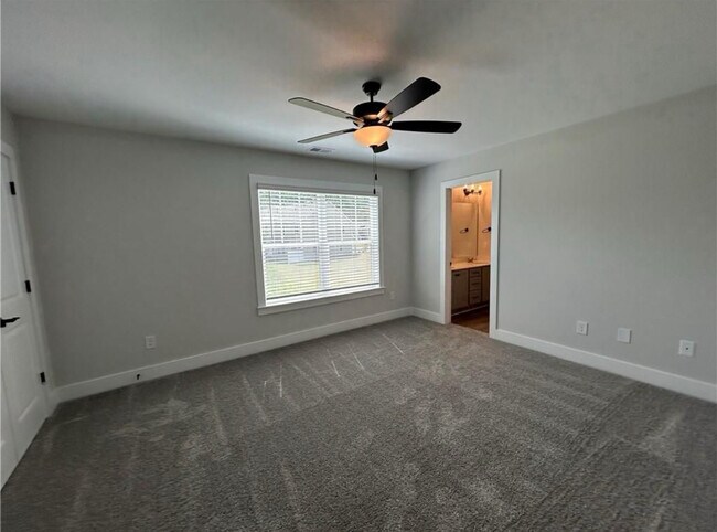 Building Photo - 427 Bee Cove Way