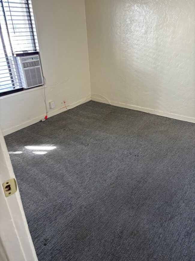 Foto del edificio - Charming Apartment on West Valley Boulevard – Your Ideal LA Home