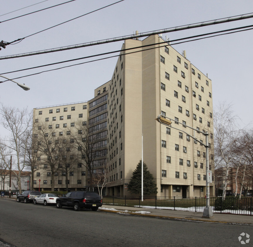 Building Photo - Ford Leonard Towers