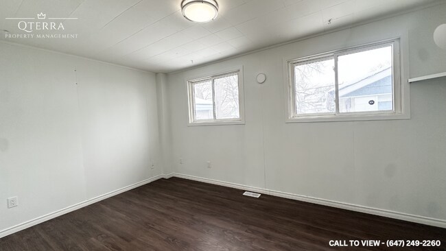 Building Photo - 139 Mamelon St