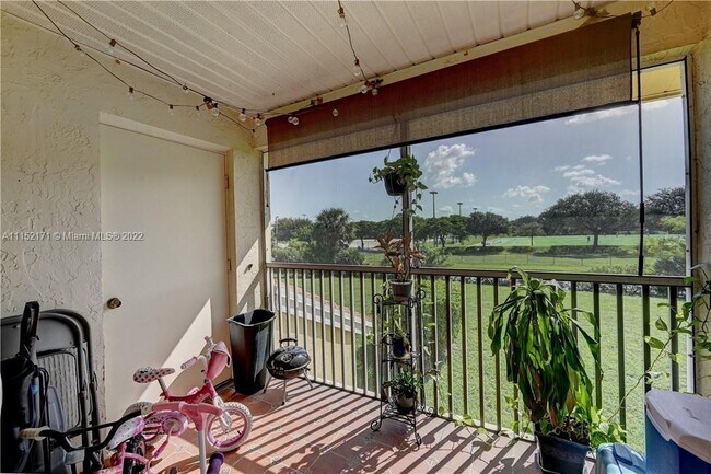 Building Photo - 1067 Coral Club Dr