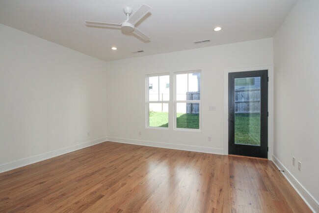 Foto del edificio - 1110 Greenleaf Ave