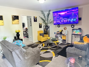 Building Photo - 1147 Alexander St