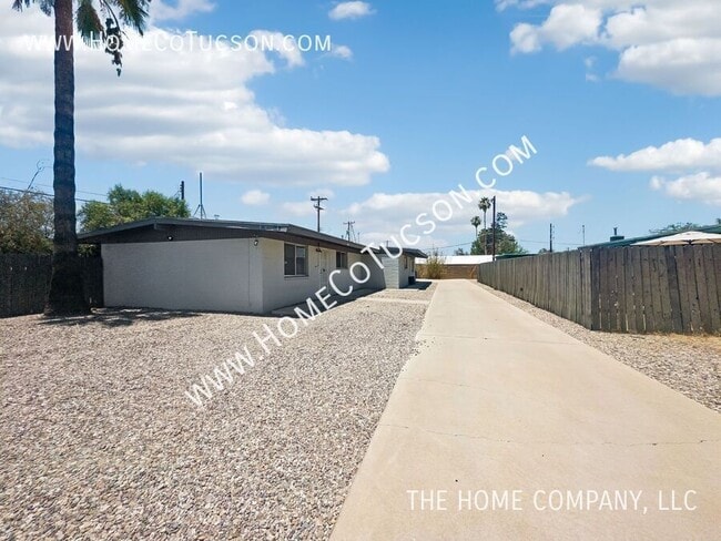 Foto del edificio - 2233 N Catalina Ave