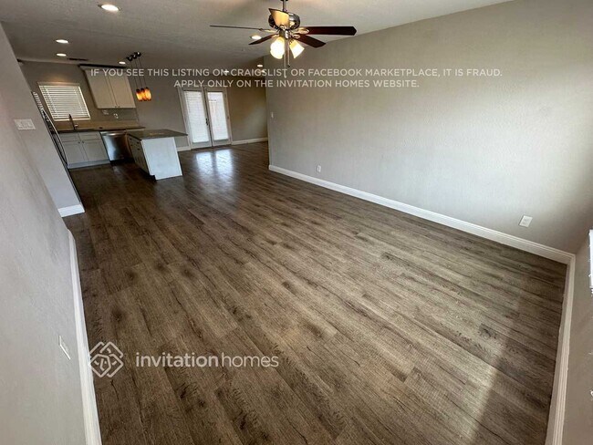 Building Photo - 934 E Loma Vista Dr