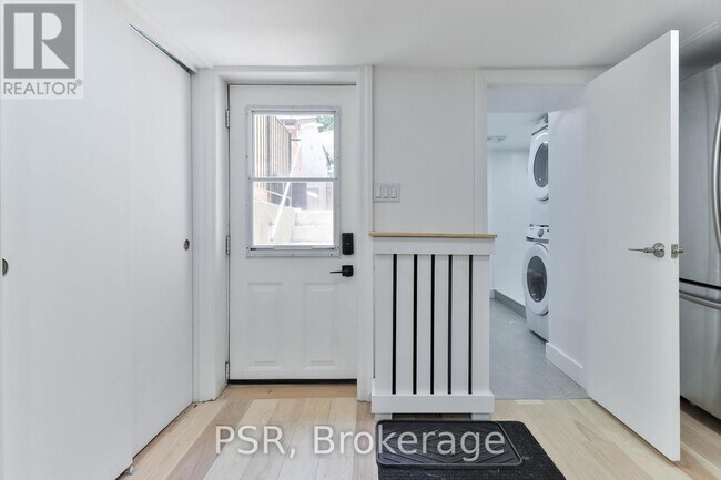 Photo du bâtiment - 1224 Lansdowne Ave