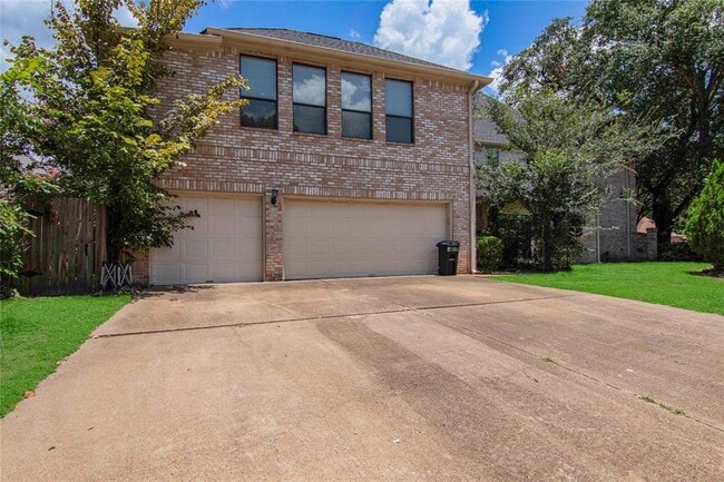 Building Photo - 1126 Crossroads Dr