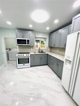 Building Photo - 10370 SW 174th Terrace