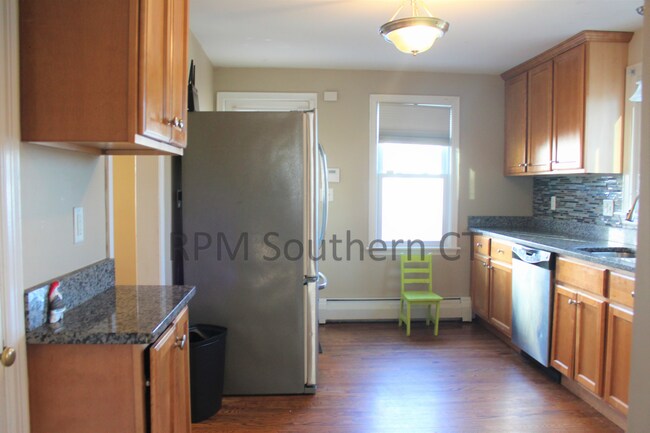 Foto del edificio - 211 Lawncrest Rd