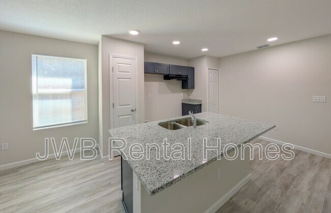 Foto del edificio - 534 Odessa St