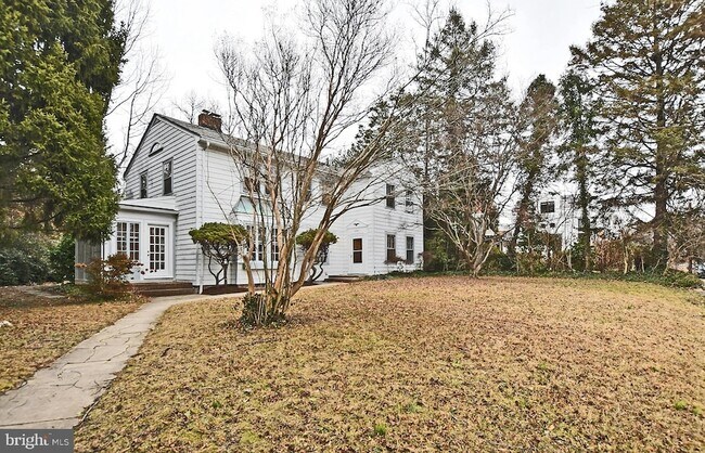 Foto del edificio - 4509 Ellicott St NW