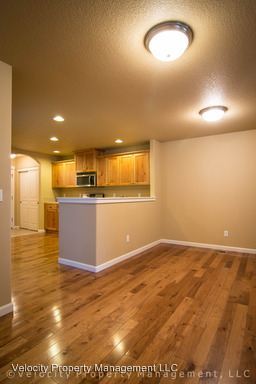 Building Photo - 20487 Brentwood Ave