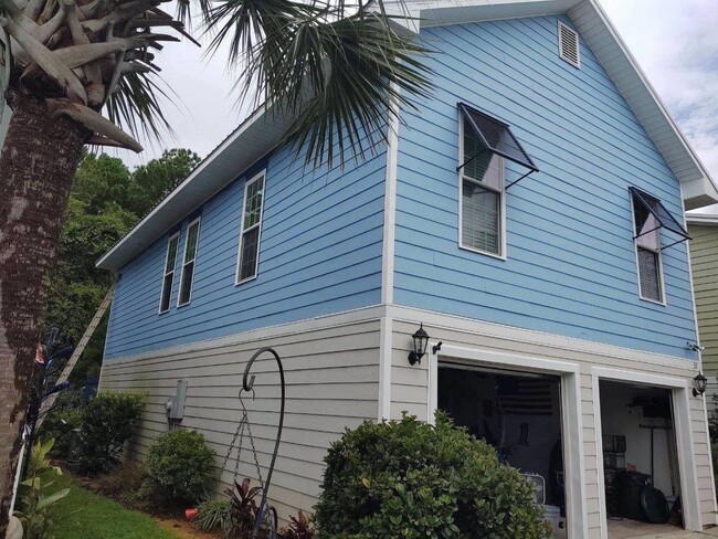 Building Photo - 32 Weatherboard Court