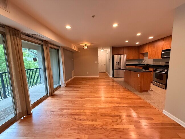 Building Photo - 1117 Primrose Ct