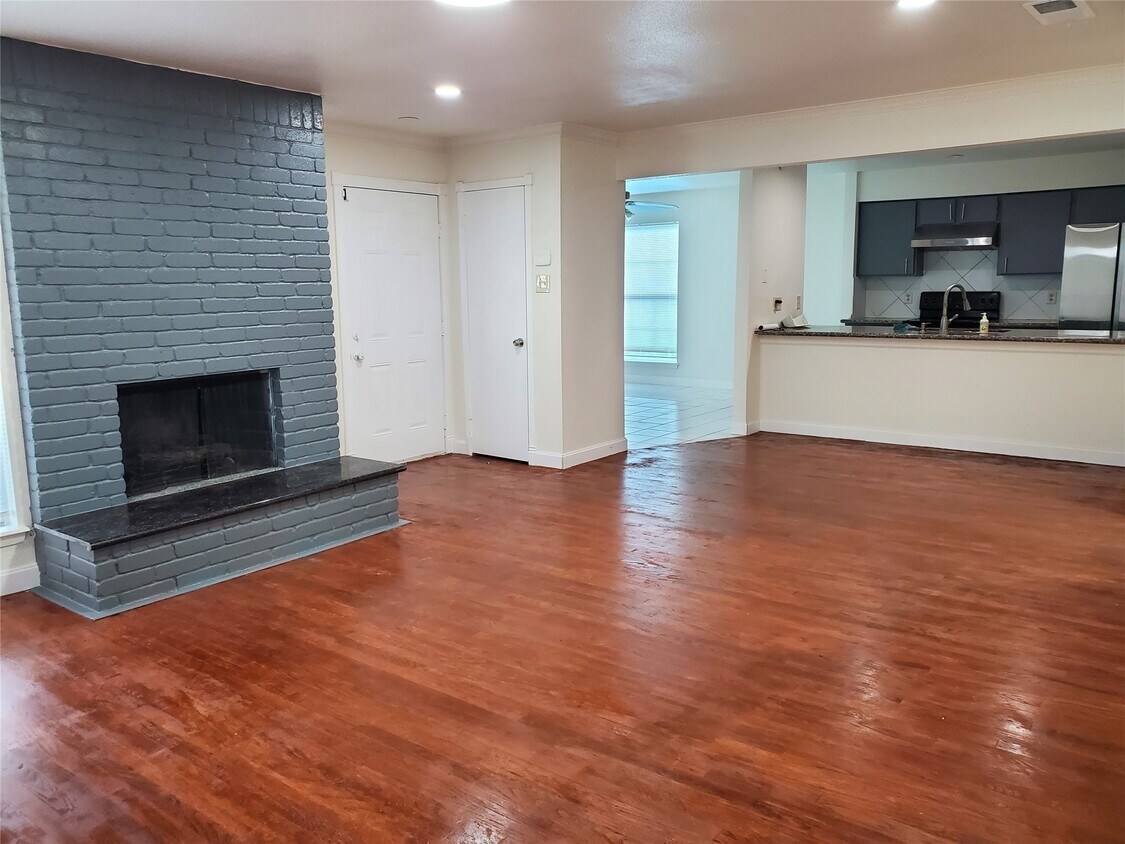 Foto principal - 10906 Nobility Dr