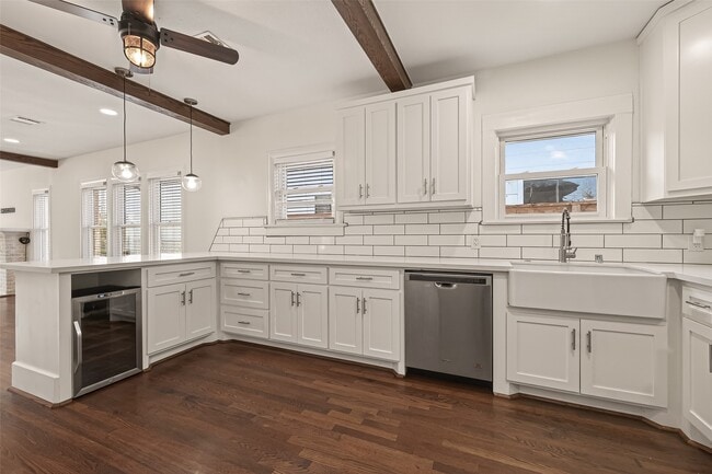 Building Photo - 2417 Ruth St