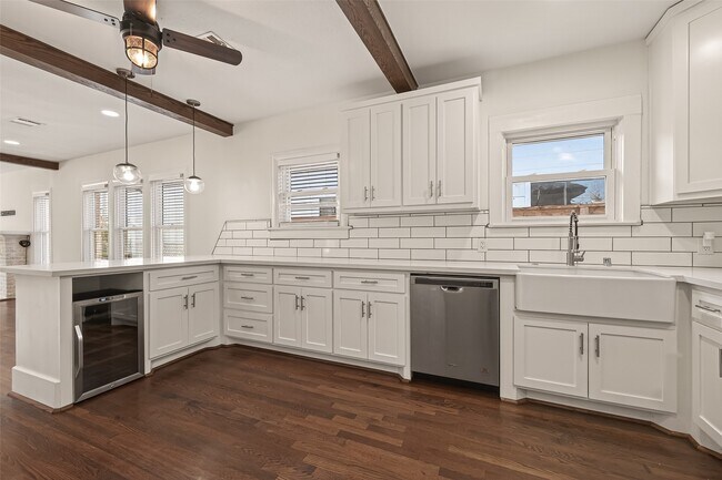 Foto del edificio - 2417 Ruth St