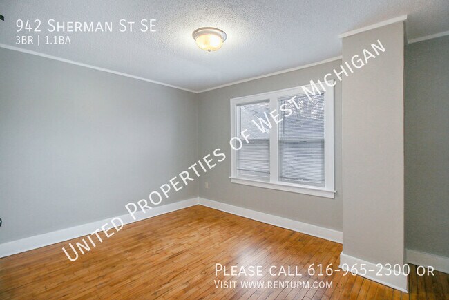 Building Photo - Tours Estimated to Begin | Cute 3 Bedroom,...
