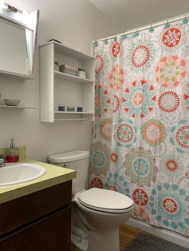 Foto del edificio - 2 Bed/1 Bath - Pool, Fireplace, Laundry Fa...
