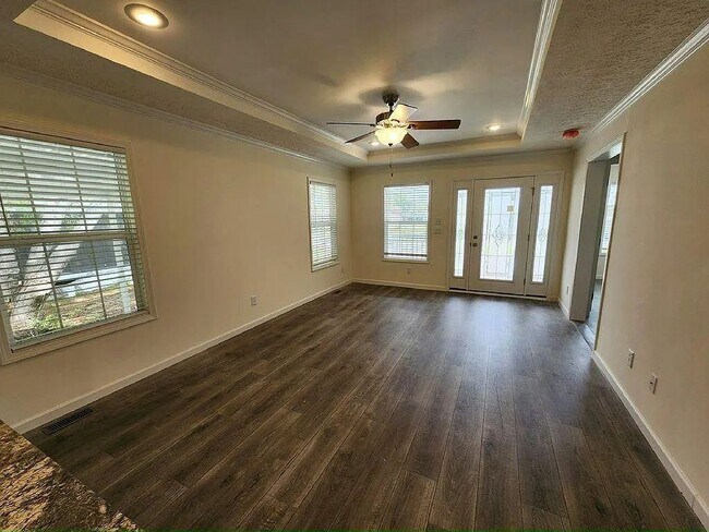 Foto del edificio - 513 Eland Dr