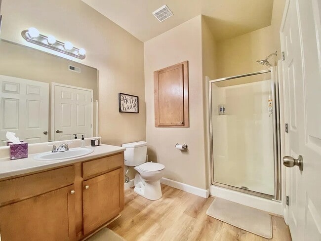Building Photo - 6945 Ash Creek Heights