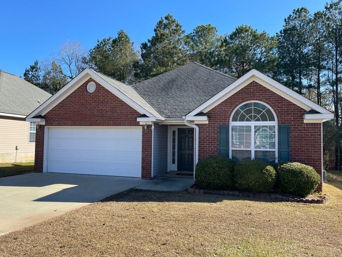 Primary Photo - Home For Rent - 612 Lory Ln Grovetown, GA ...