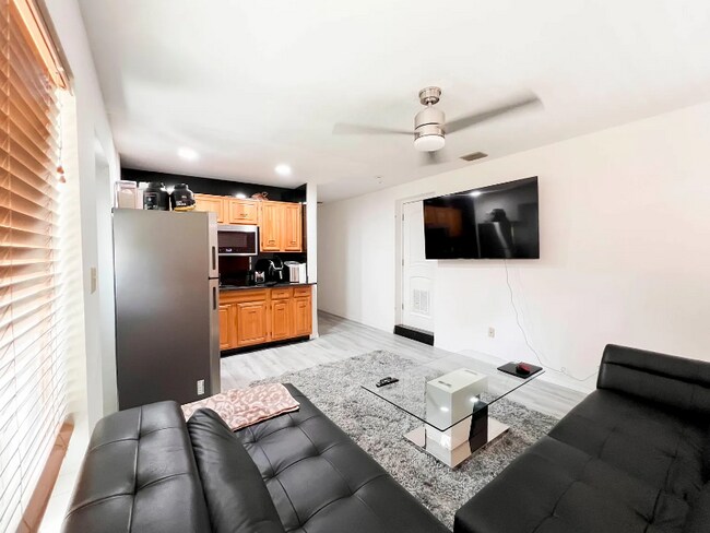 Foto del edificio - 5140 NE 3rd Ave