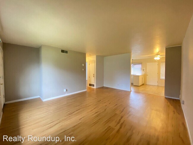 Building Photo - 2 br, 1 bath House - 2913 Fisher Ct #190-3