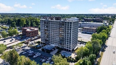 Building Photo - 1101 N Elm St