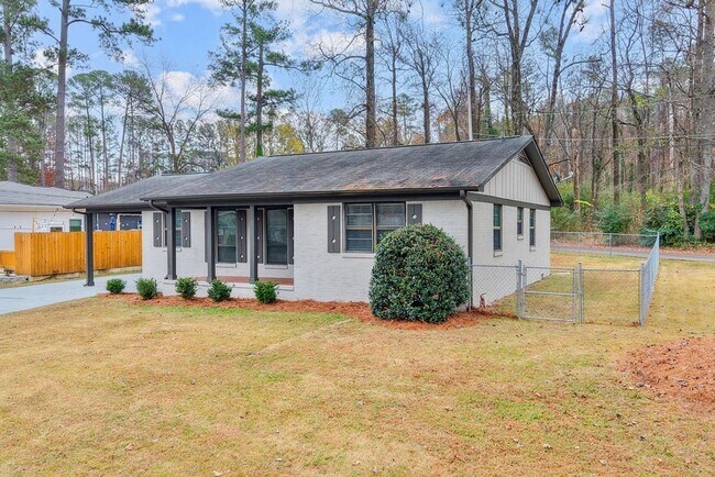 Foto del edificio - ?969 Oak Grove Road West Homewood!