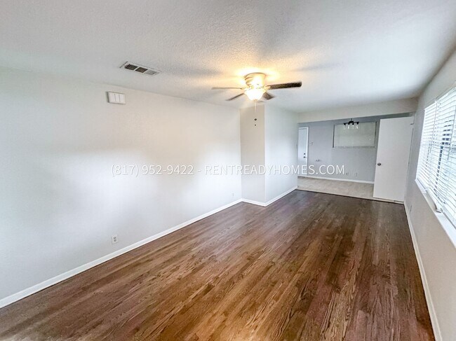 Foto del edificio - 3022 Larry Dr