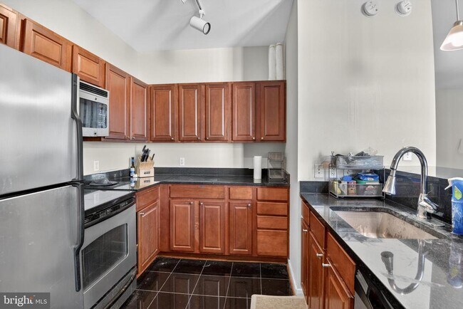 Foto del edificio - 6506 America Blvd