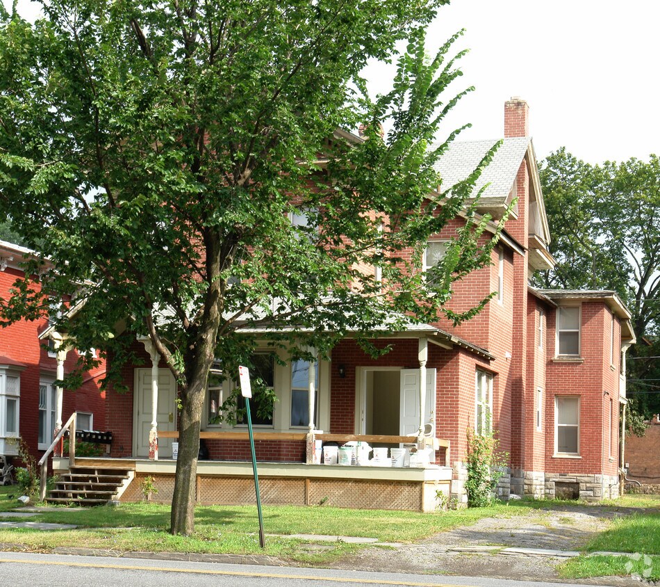 Building Photo - 924 W 3rd St
