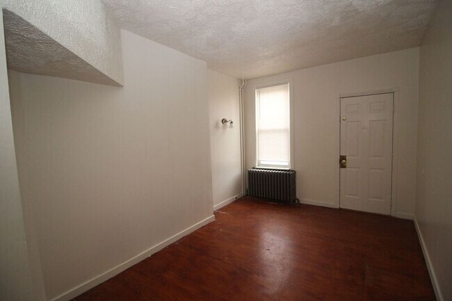 Foto del edificio - 2935 Pulaski Hwy