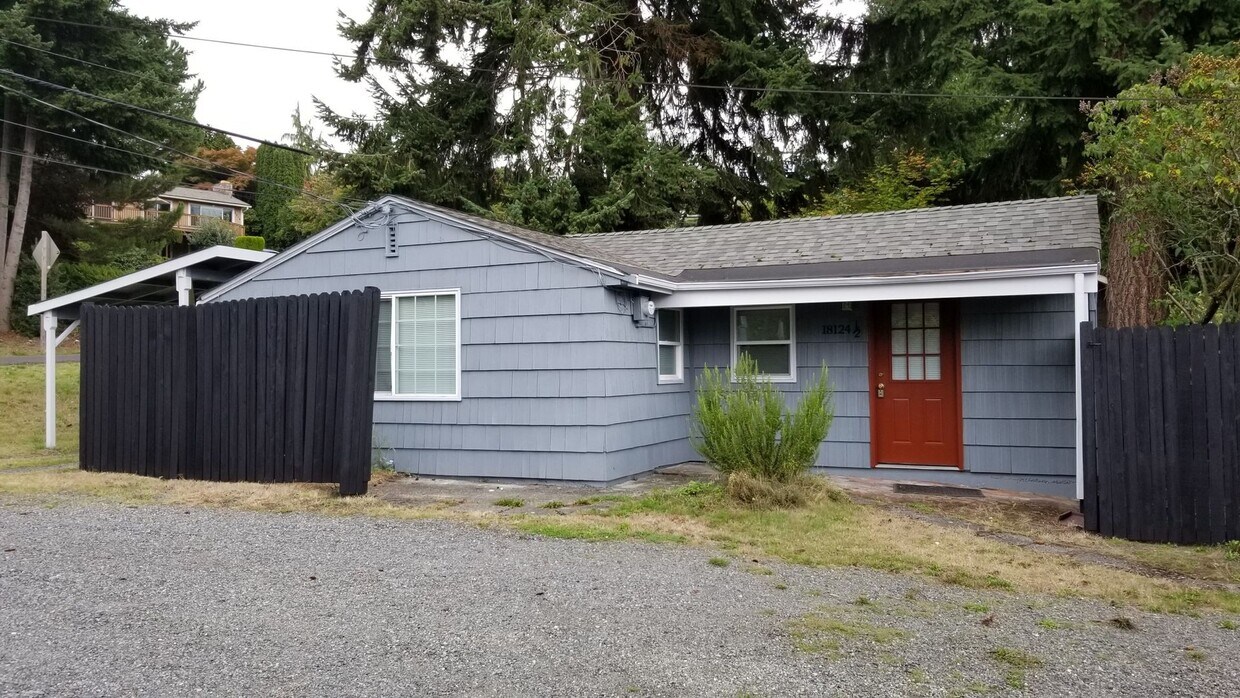 Primary Photo - Charming Kenmore Cottage Three Blocks from...