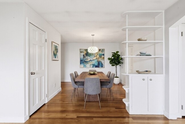 Building Photo - 33 Montvale Ave