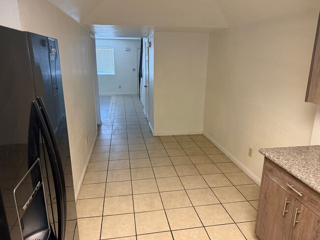 Foto del edificio - 3 Bedroom 1.5 Bathroom Townhouse