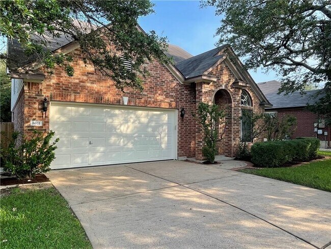 Building Photo - 8811 Sendera Mesa Dr